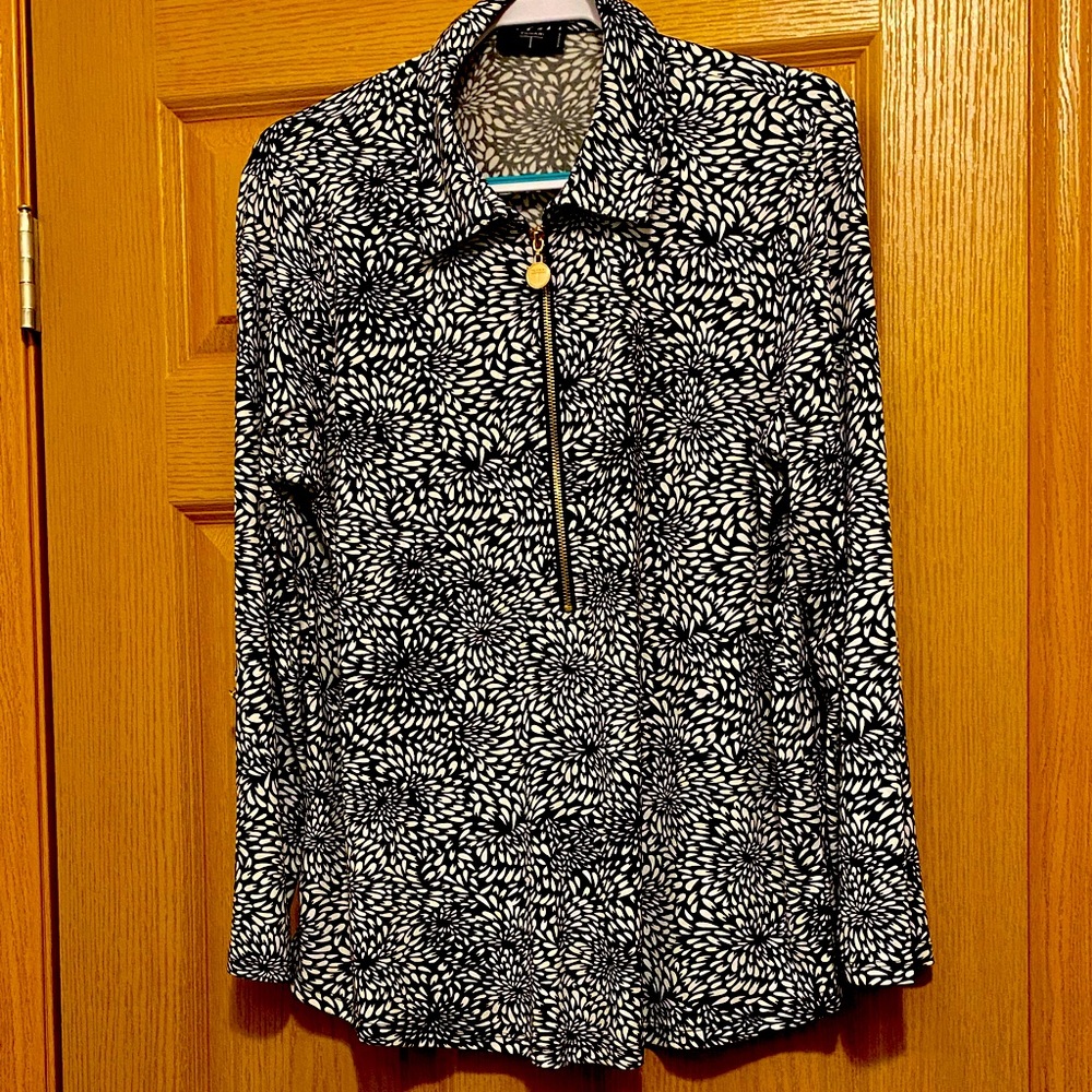 Tahari Black and White Leaf Print Zippered Down Women’s Shirt Size 1X TG
